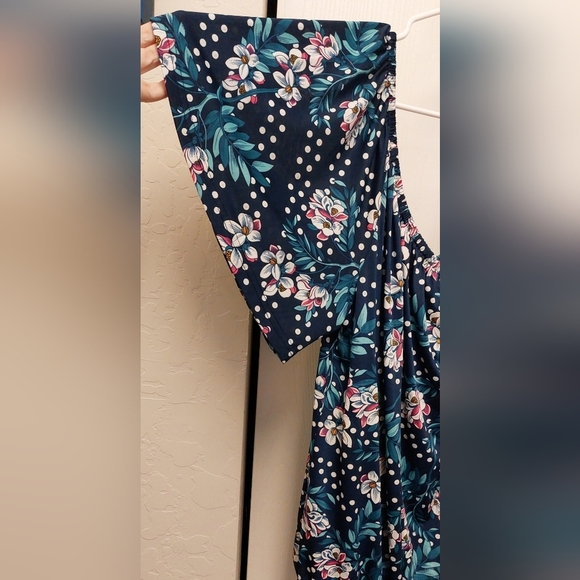 Stem & Vine Blue Floral Scoop Neck Top Size 3X Lightweight Work Streetwear - Picture 4 of 10